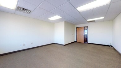 1955 University Ave W, Saint Paul, MN for lease Interior Photo- Image 1 of 3