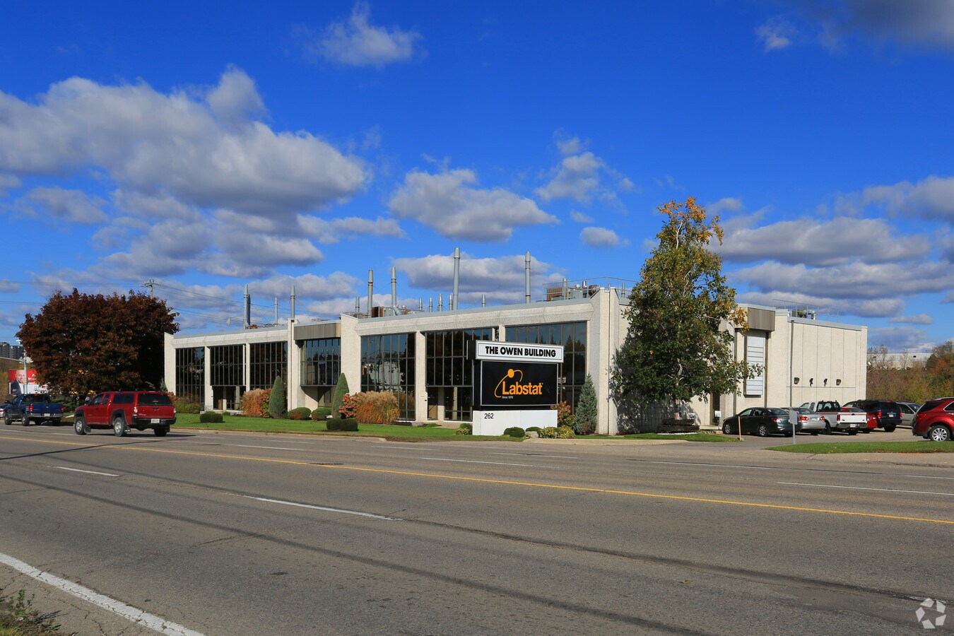 262 Manitou Dr, Kitchener, ON N2C 1L3