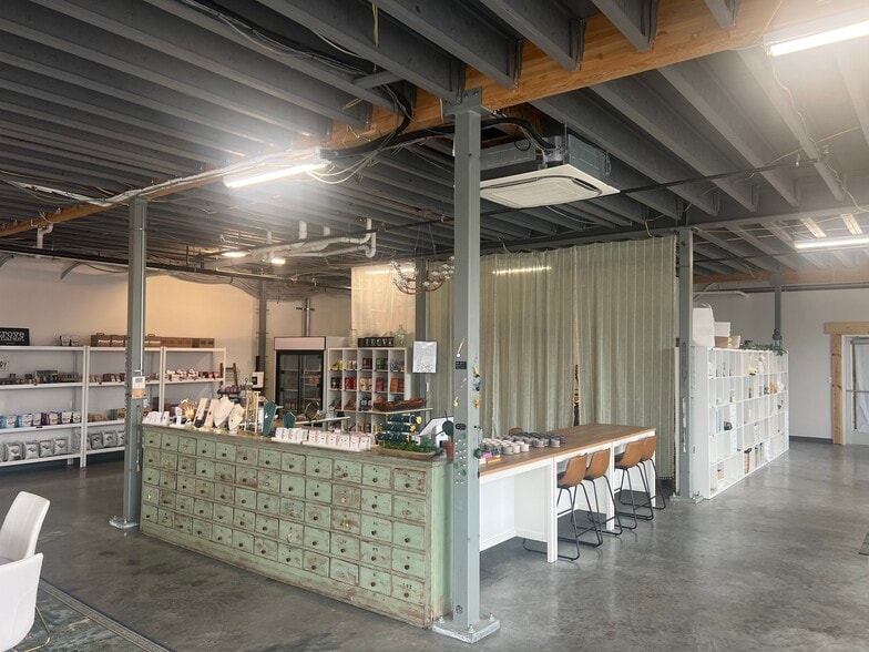 578 25th St, Ogden, UT for sale - Interior Photo - Image 2 of 7