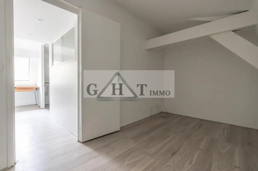 Office in Linas for lease - Interior Photo - Image 3 of 4