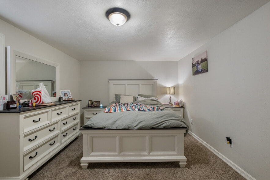 Spokane Duplex Portfolio portfolio of 2 properties for sale on LoopNet.com - Building Photo - Image 3 of 8