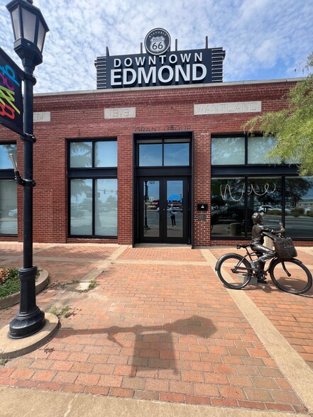 125 S Broadway, Edmond, OK for sale - Building Photo - Image 1 of 1