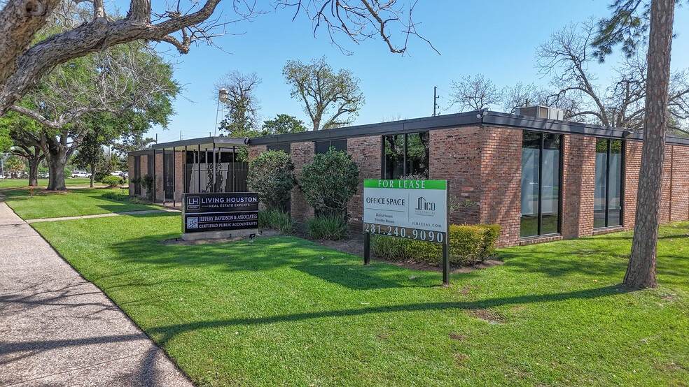 131 Brooks St, Sugar Land, TX for lease - Building Photo - Image 1 of 9