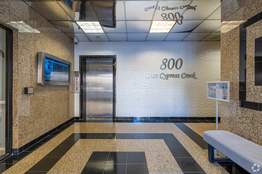 800 E Cypress Creek Rd, Fort Lauderdale, FL for lease - Lobby - Image 3 of 3