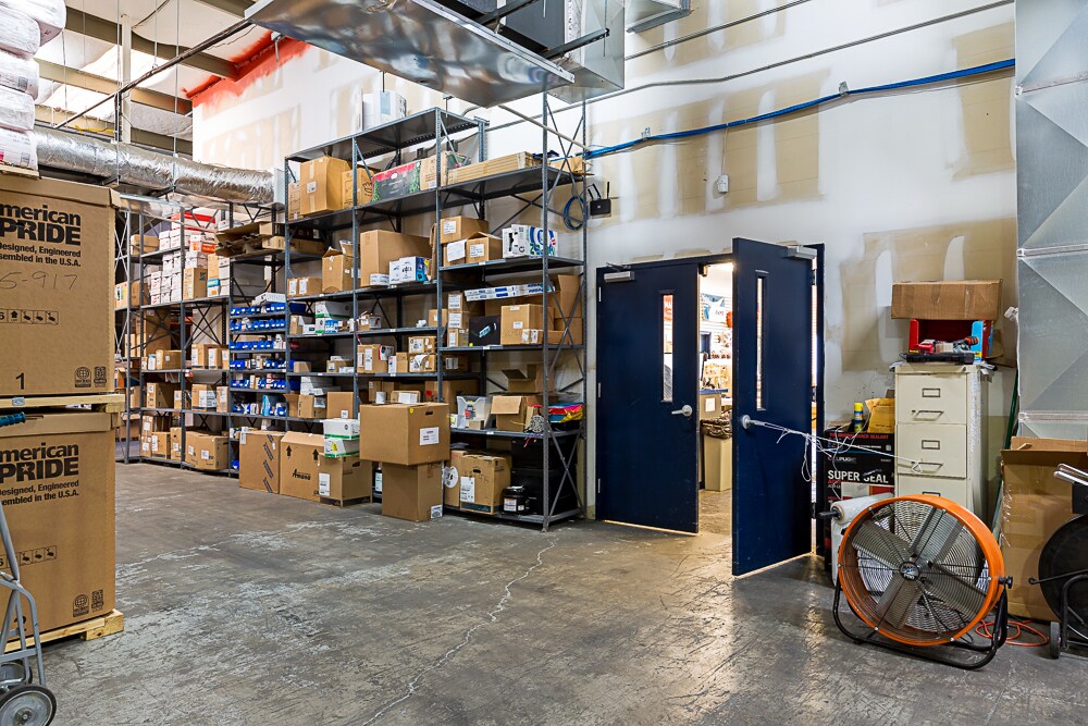 3205 Hanover Rd, Johnson City, TN 37604 REDUCED! Hanover Warehouse