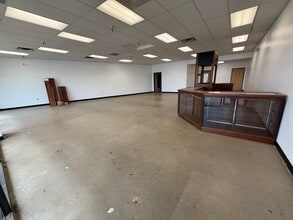 8369-8475 Castleton Corner Dr, Indianapolis, IN for lease Interior Photo- Image 2 of 7
