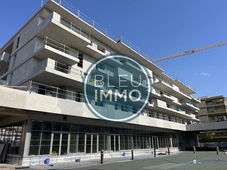 Retail in Saint-Laurent-du-Var for sale - Building Photo - Image 2 of 3