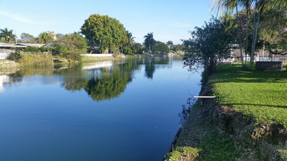 Cutler Bay Homes portfolio of 8 properties for sale on LoopNet.com - Primary Photo - Image 3 of 5