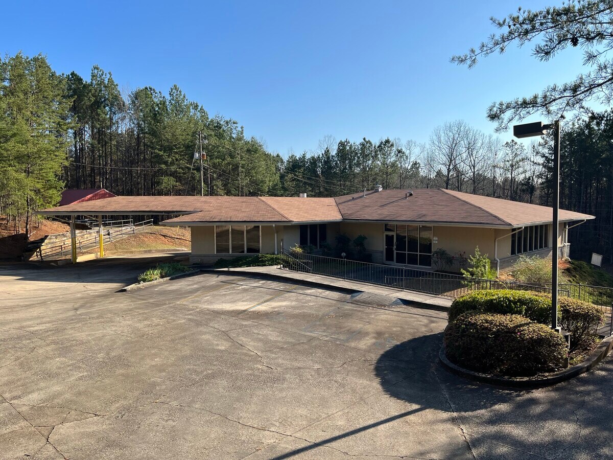 4017 Village Square Dr, Birmingham, AL 35215