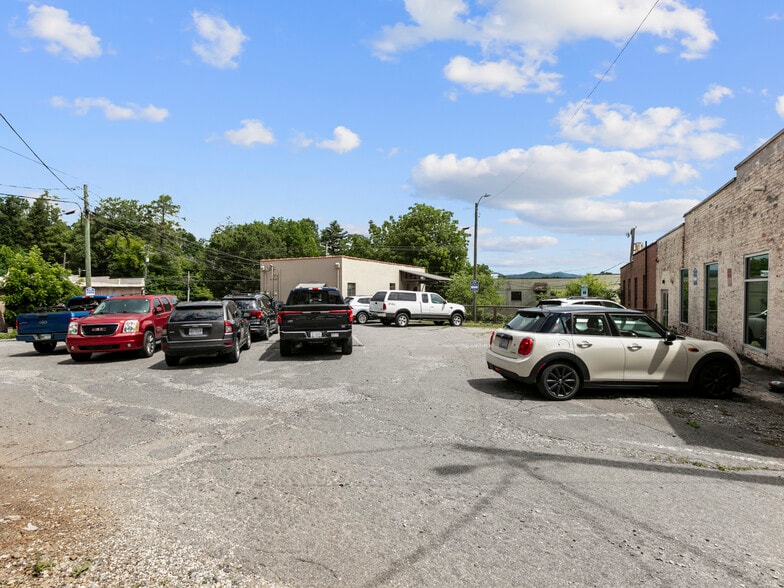 37 N Broad St, Brevard, NC for sale - Building Photo - Image 3 of 13