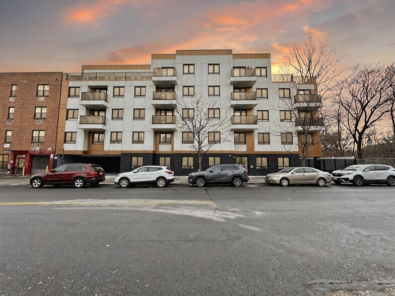 7302 Woodside Ave, Woodside, NY for sale - Building Photo - Image 1 of 1