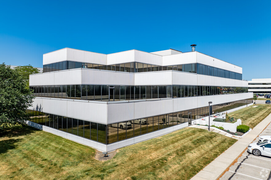 100 E Campus View Blvd, Columbus, OH for lease - Building Photo - Image 1 of 18