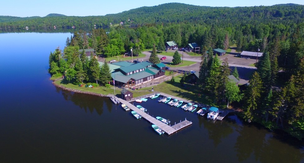 609 Beach Rd, Pittsburg, NH for sale - Primary Photo - Image 1 of 1