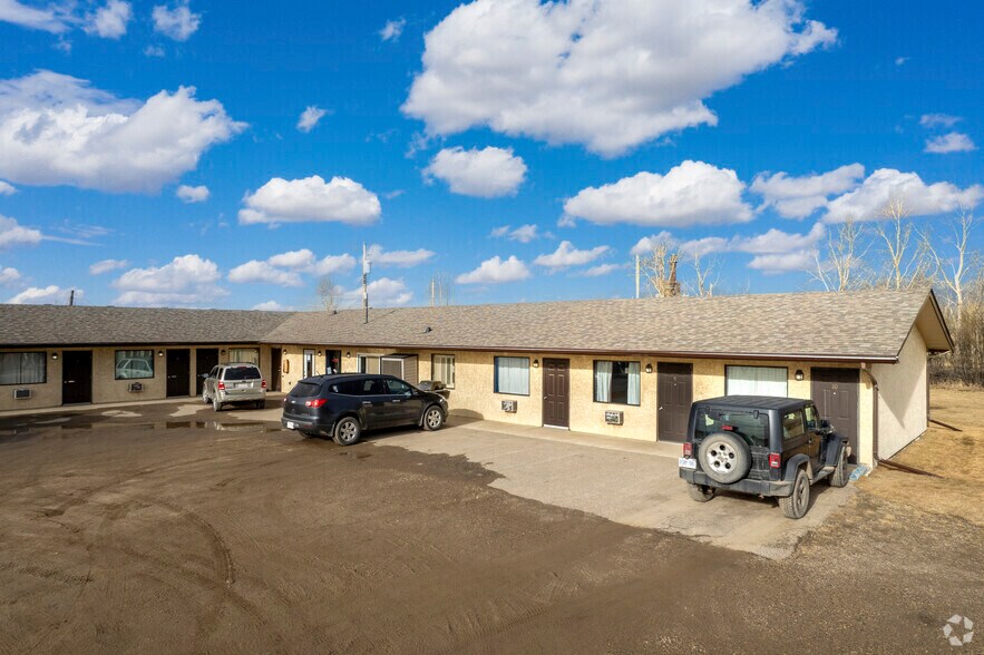 Hwy AB9, Beiseker, AB T0M 0G0 Motel 9