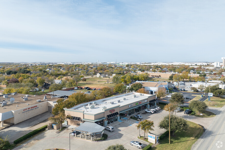 600 E Byron Nelson Blvd, Roanoke, TX for lease - Building Photo - Image 2 of 6