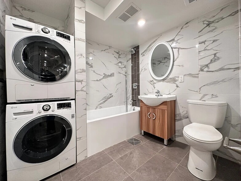 98 Wayne St, Jersey City, NJ for sale - Building Photo - Image 3 of 6