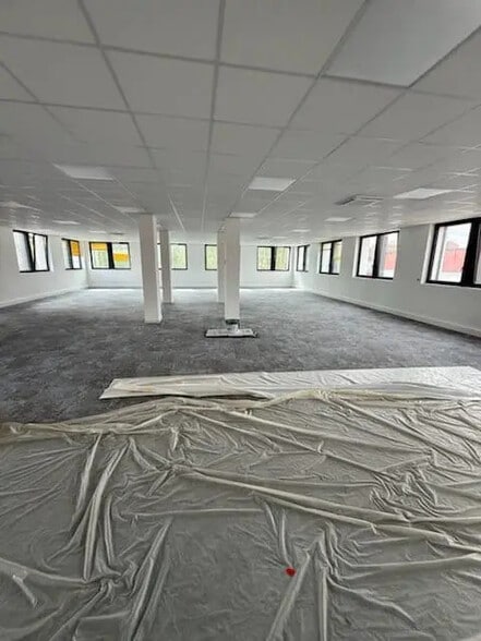 Office in VILLENEUVE-D'ASCQ for lease - Interior Photo - Image 2 of 3