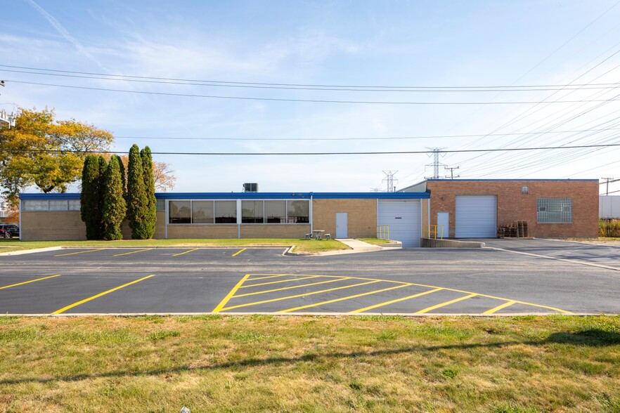 515 Factory Rd, Addison, IL for lease - Building Photo - Image 2 of 6