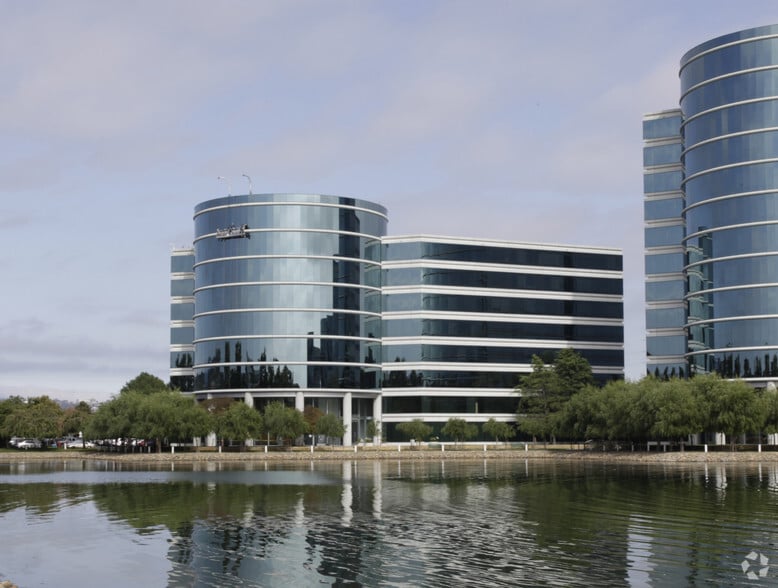 100 Oracle Pky, Redwood City, CA for lease - Primary Photo - Image 3 of 7