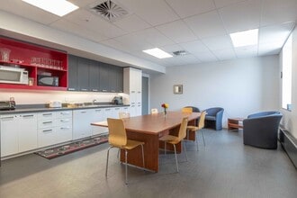 1220 Rue Des Soeurs-Du-Bon-Pasteur, Québec, QC for lease Interior Photo- Image 1 of 5