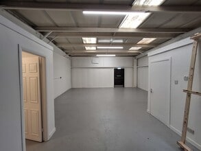 23 Dickson Ct, Dunfermline for lease Interior Photo- Image 2 of 4