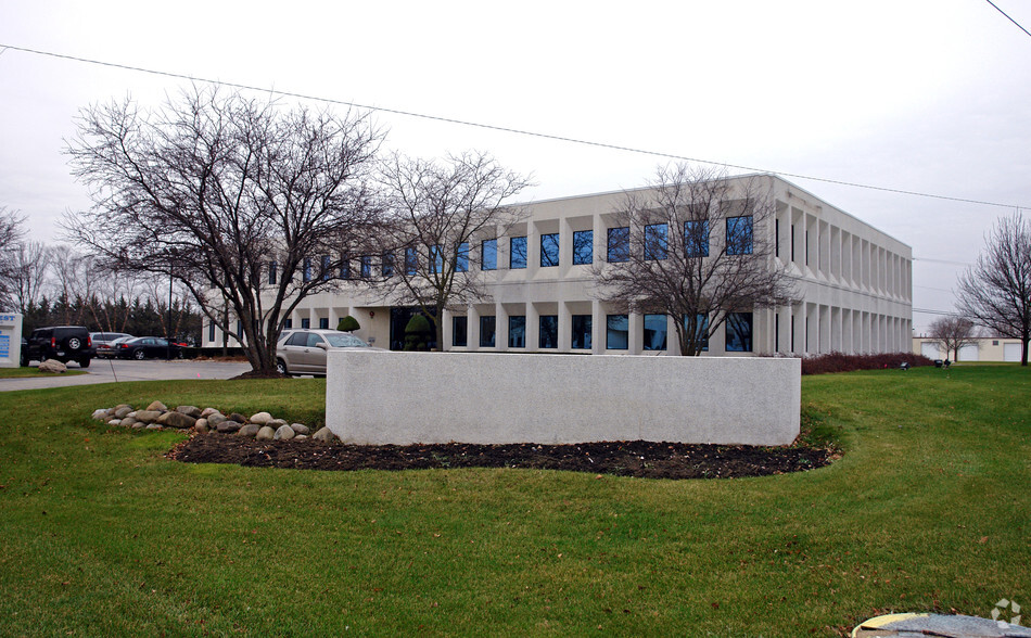 31W007 North Ave W, West Chicago, IL for sale - Building Photo - Image 1 of 1