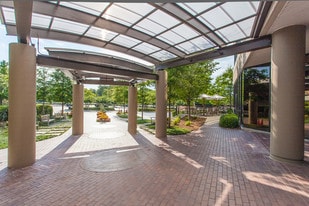 160 Clairemont Ave, Decatur GA - Drive Through Restaurant