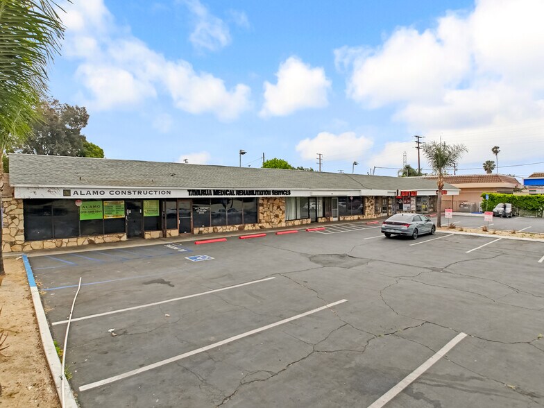472-484 S Citrus Ave, Azusa, CA for lease - Building Photo - Image 3 of 43