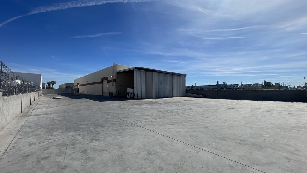 5035 Schuster St, Las Vegas, NV for lease - Building Photo - Image 3 of 9