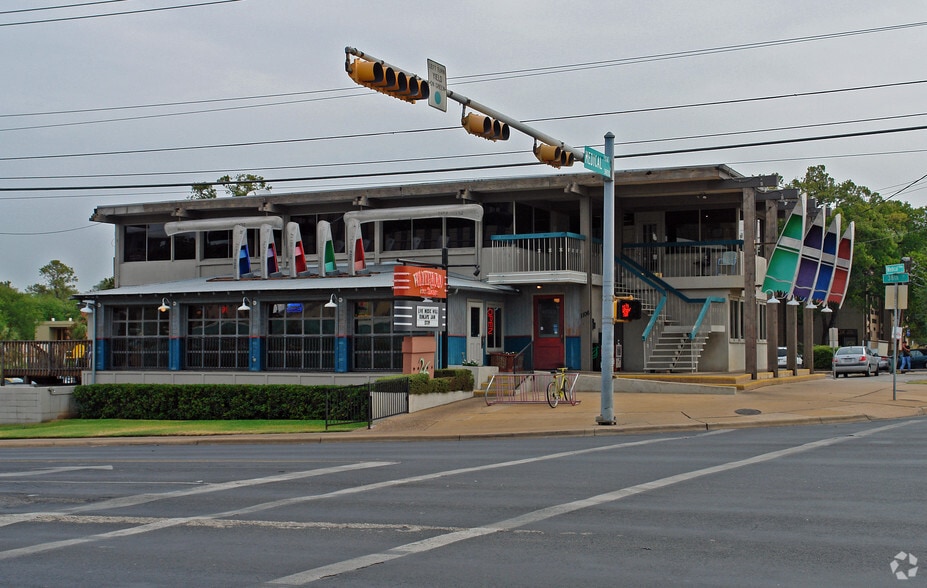 1200 38th St W, Austin, TX for lease - Primary Photo - Image 2 of 2