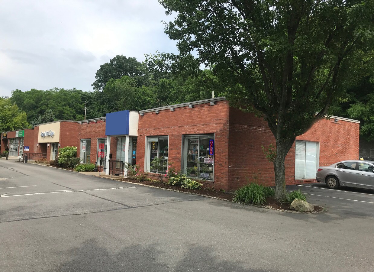 3021 Banksville Rd, Pittsburgh, PA 15216