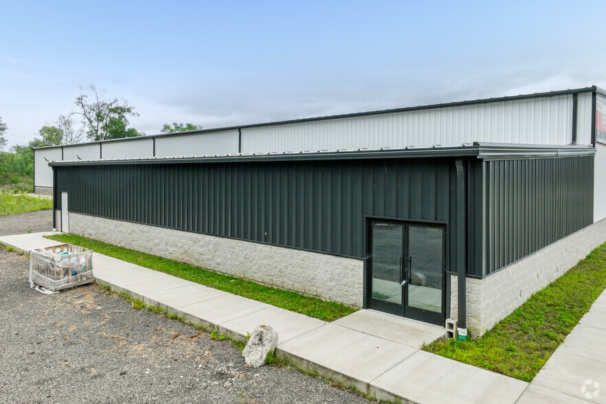 511 Watts Rd, Jackson, MI for lease - Building Photo - Image 2 of 6