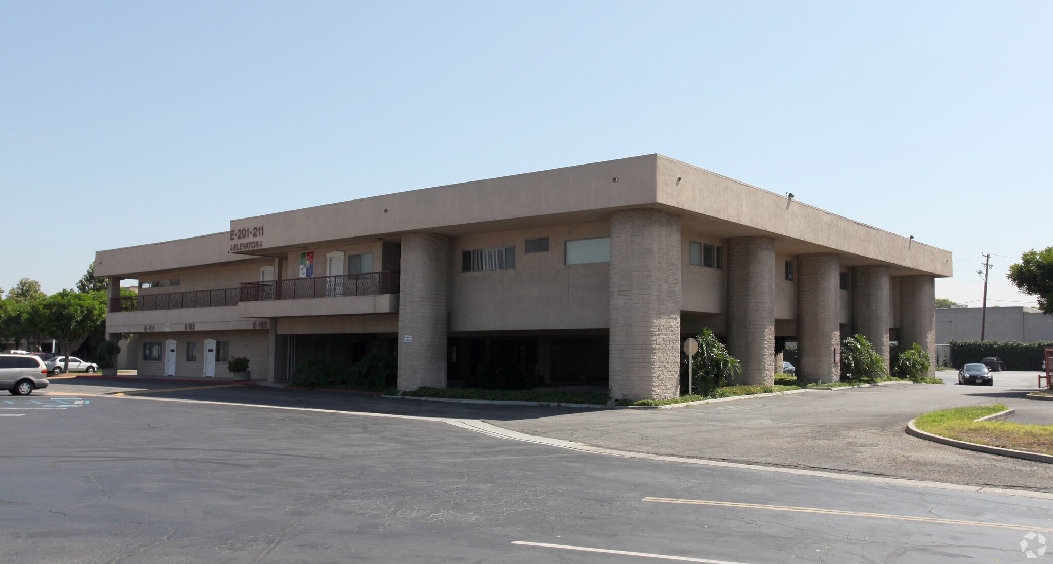 1125-e-17th-st-santa-ana-ca-92701-officemedical-for-lease-loopnet