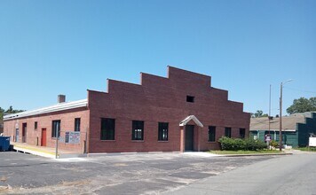 311 Stiles Ave, Savannah, GA for lease Building Photo- Image 1 of 3