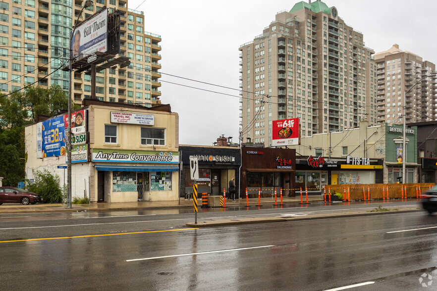 5203-5215 Yonge St, Toronto, ON for sale - Building Photo - Image 3 of 4