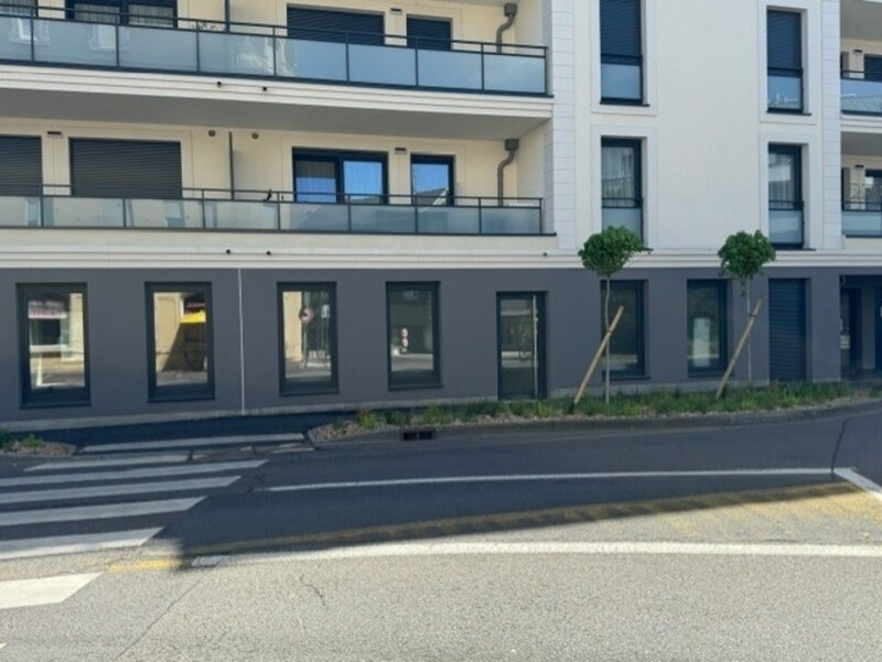 Retail in Hagondange for lease Building Photo- Image 1 of 7