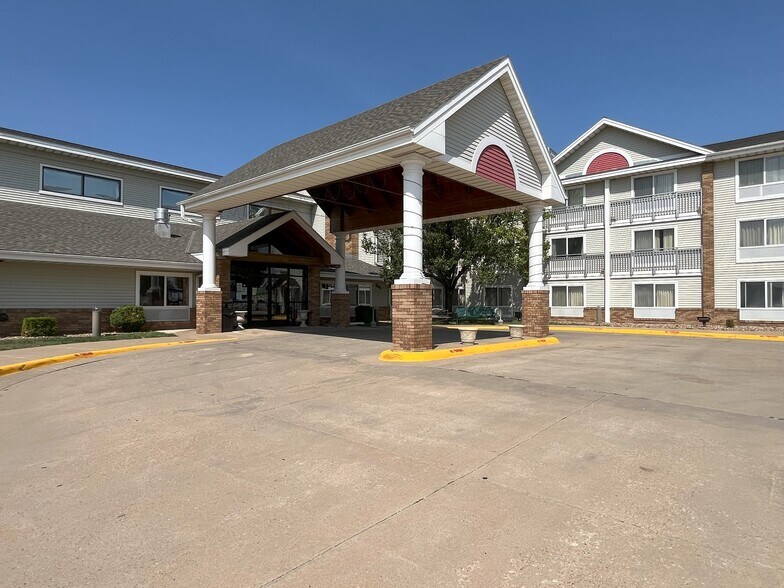 1430 S Fossil St, Russell, KS for sale - Primary Photo - Image 1 of 1