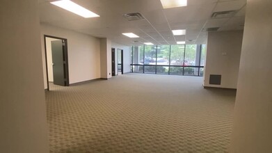 600 Beacon Pkwy W, Birmingham, AL for lease - Commercial Listing Video 