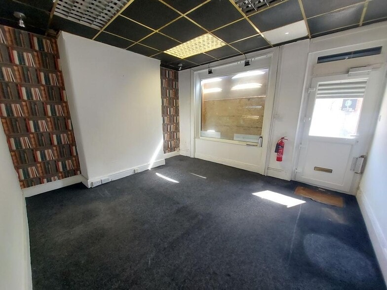 6 Russell Street, Keighley for sale - Building Photo - Image 2 of 11