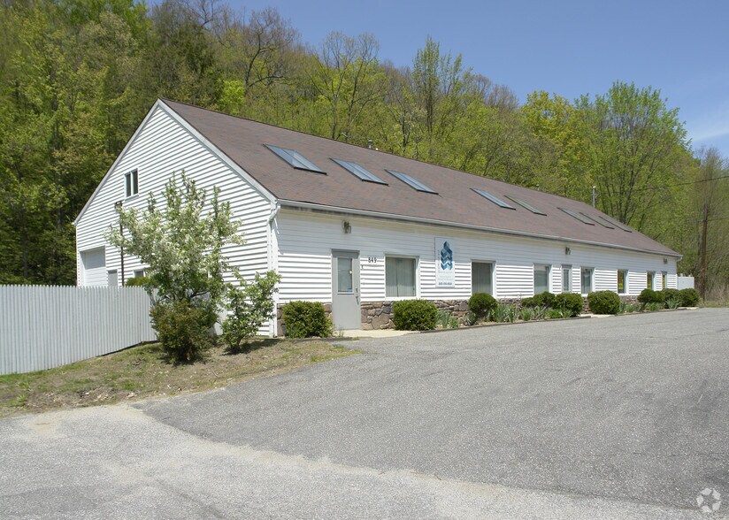 849 Winsted Rd, Torrington, CT for sale - Primary Photo - Image 1 of 1