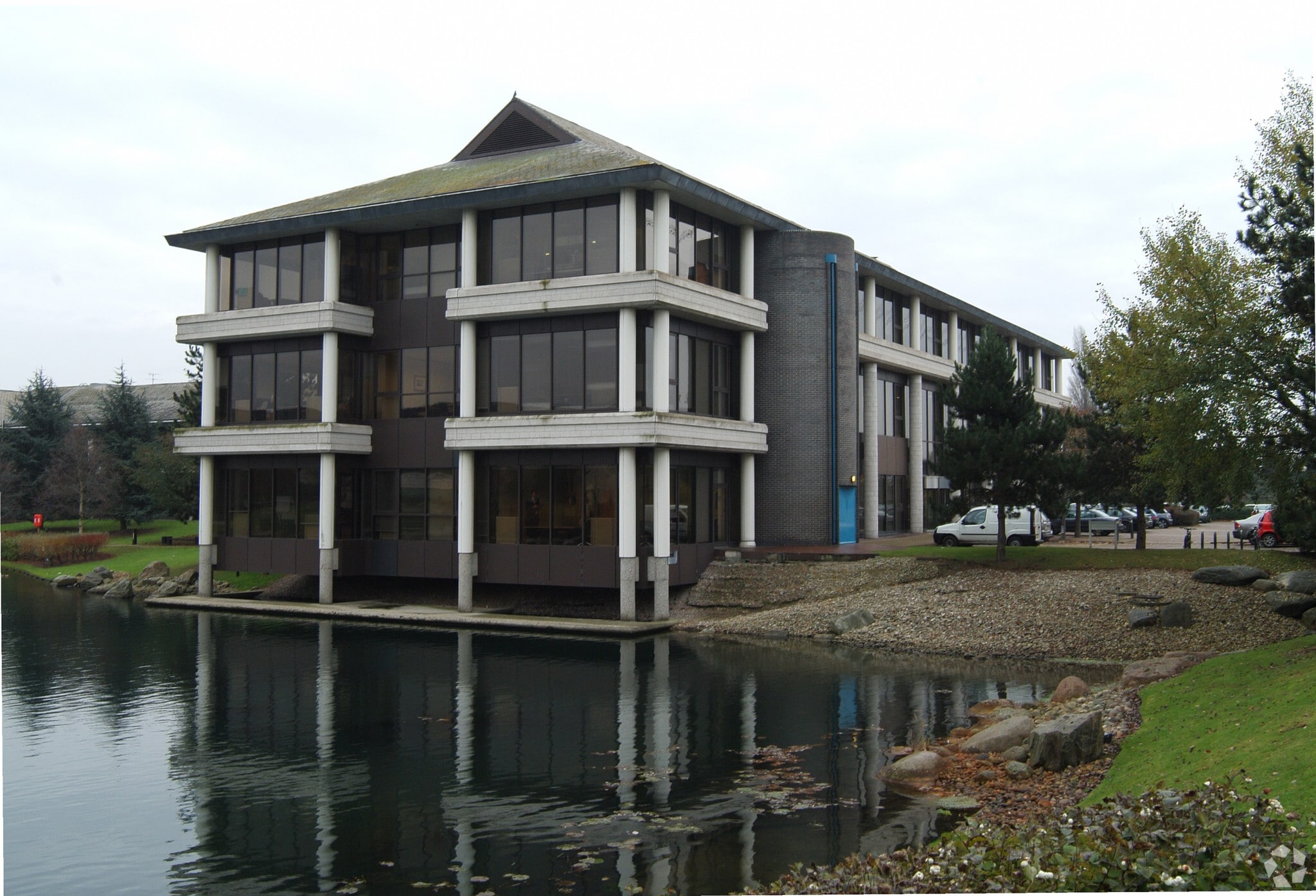 Arlington Park, Reading for lease Building Photo- Image 1 of 2