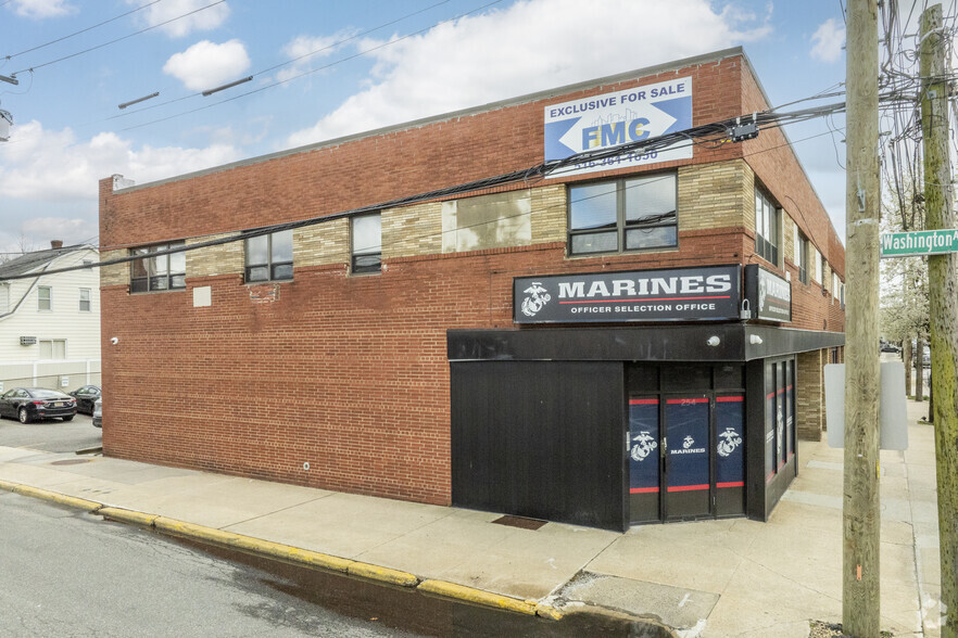 244-254 Mineola Blvd, Mineola, NY for lease - Primary Photo - Image 1 of 5