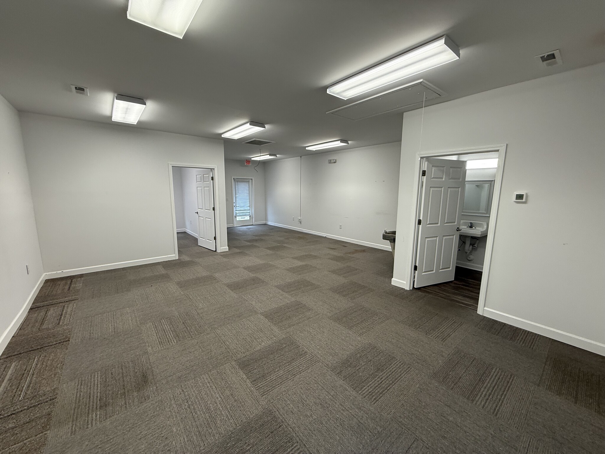 220 Baker Rd, High Point, NC for lease Interior Photo- Image 1 of 8
