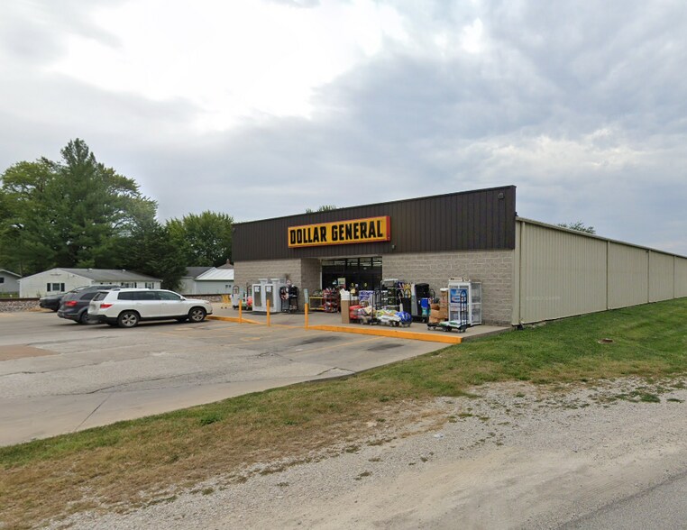 726 E Main St, Staunton, IL for sale - Primary Photo - Image 1 of 1