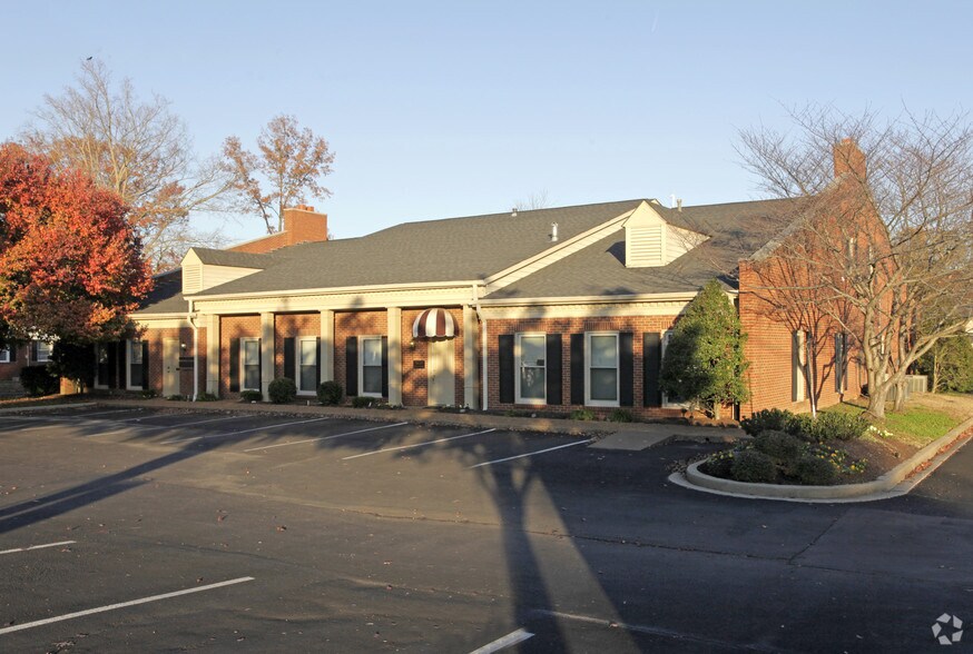 8120 Sawyer Brown Rd, Nashville, TN 37221