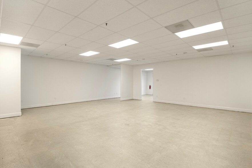 633 Veterans Blvd, Redwood City, CA for lease - Interior Photo - Image 3 of 3