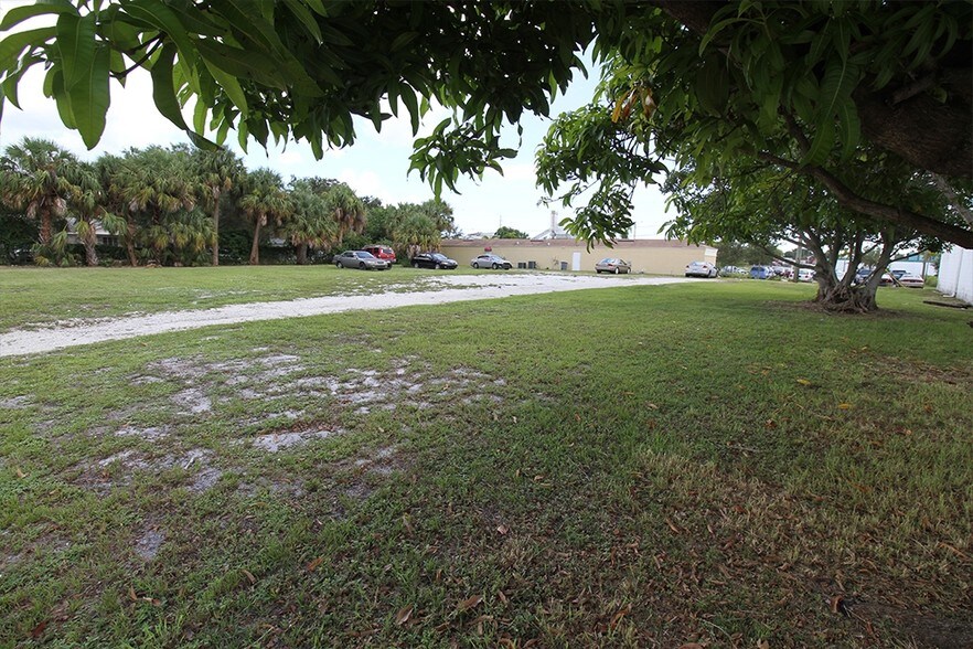 534 S 5th St, Fort Pierce, FL for sale - Building Photo - Image 3 of 5