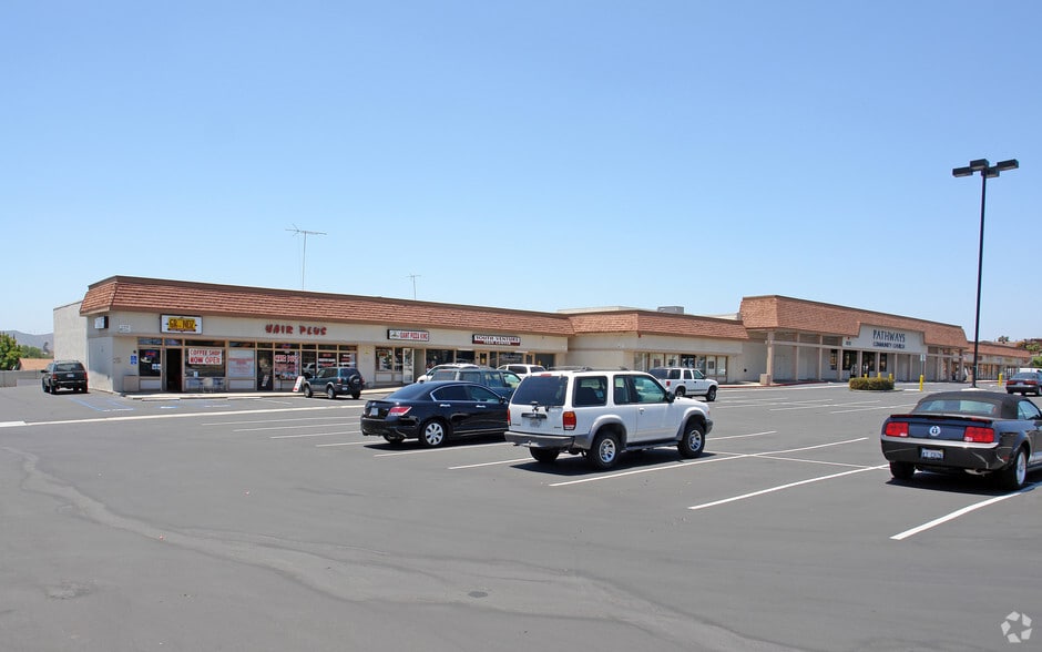 9608-9640 Carlton Hills Blvd, Santee, CA for lease - Building Photo - Image 3 of 3