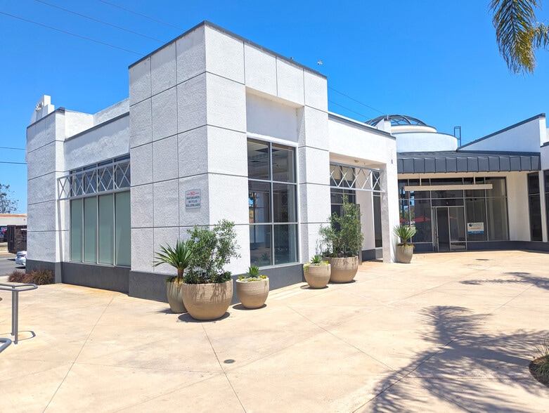 2350 Vineyard Ave, Oxnard, CA for lease - Building Photo - Image 2 of 8