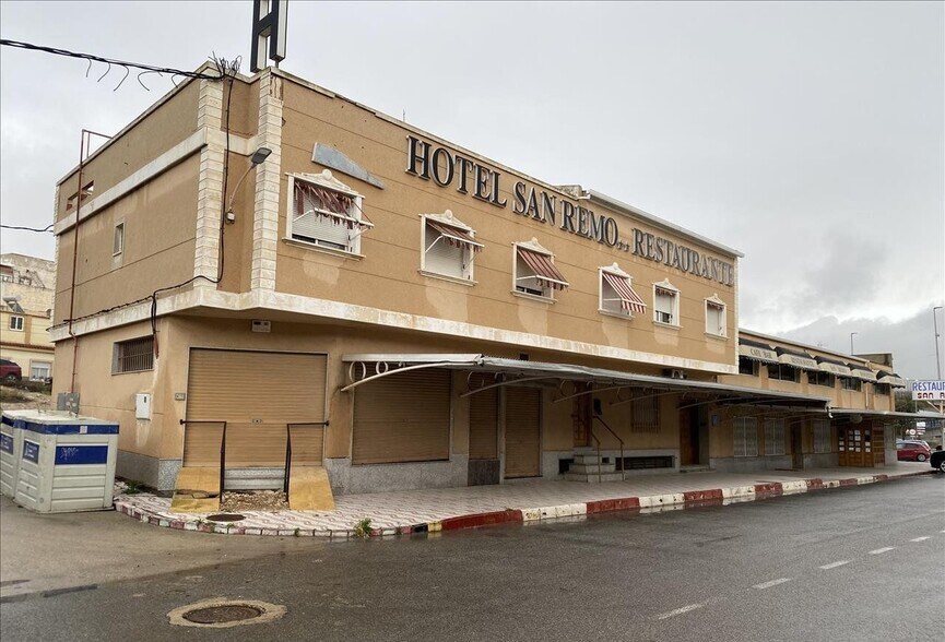 Retail in Blanca for sale - Building Photo - Image 1 of 7